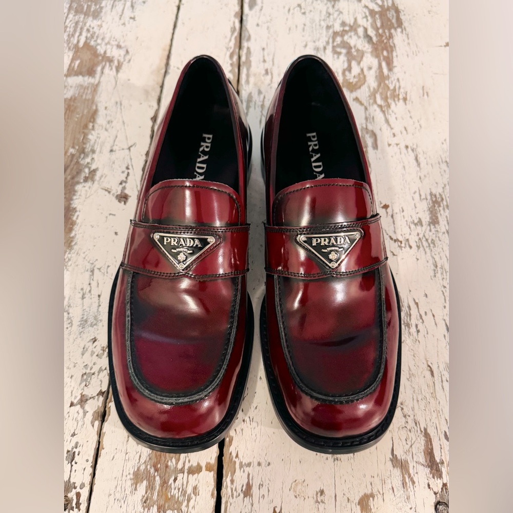 Men’s PRADA Loafers

- Prada
- Men’s 41
- Cordovan color 
- Solid Leather